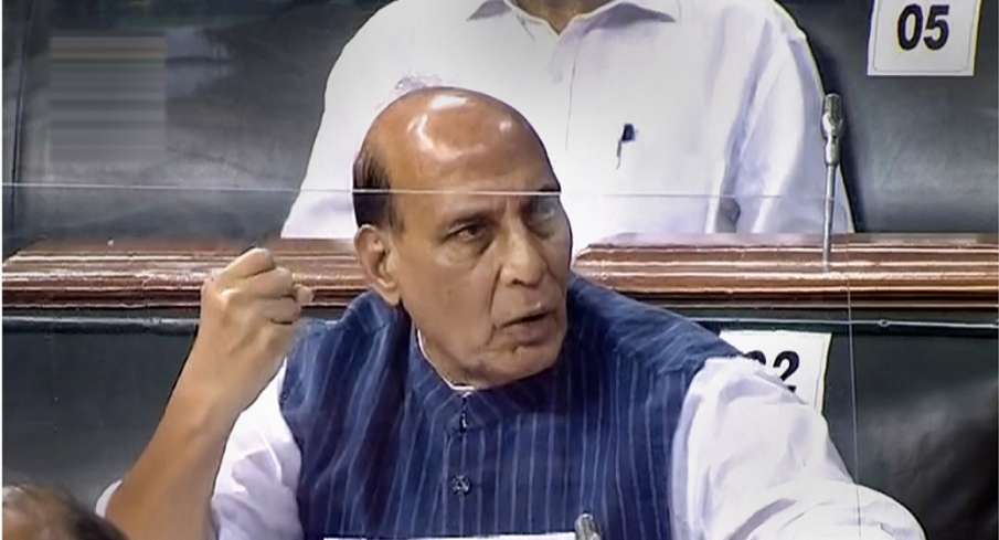 भारत-चीन विवाद पर राज्यसभा में बोल रहे हैं रक्षा मंत्री राजनाथ सिंह भारत-चीन विवाद पर राज्यसभा में बोल रहे हैं रक्षा मंत्री राजनाथ सिंह- India TV Hindi