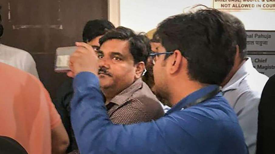 AAP councillor Tahir Hussain used to procure acid 10... AAP councillor Tahir Hussain used to procure acid 10...- India TV Hindi
