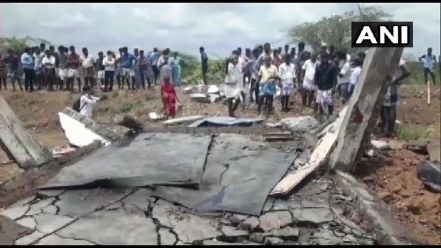 तमिलनाडु: पटाखों की फैक्ट्री में आग लगने से 7 लोगों की मौत, तीन घायल तमिलनाडु: पटाखों की फैक्ट्री में आग लगने से 7 लोगों की मौत, तीन घायल- India TV Hindi