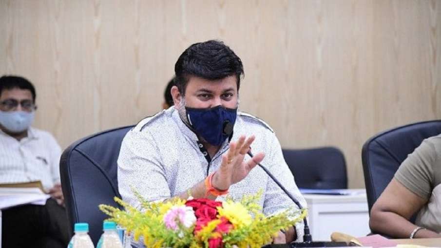 महाराष्ट्र के मंत्री उदय सामंत को हुआ कोरोना वायरस, पॉजिटिव आई रिपोर्ट महाराष्ट्र के मंत्री उदय सामंत को हुआ कोरोना वायरस, पॉजिटिव आई रिपोर्ट- India TV Hindi