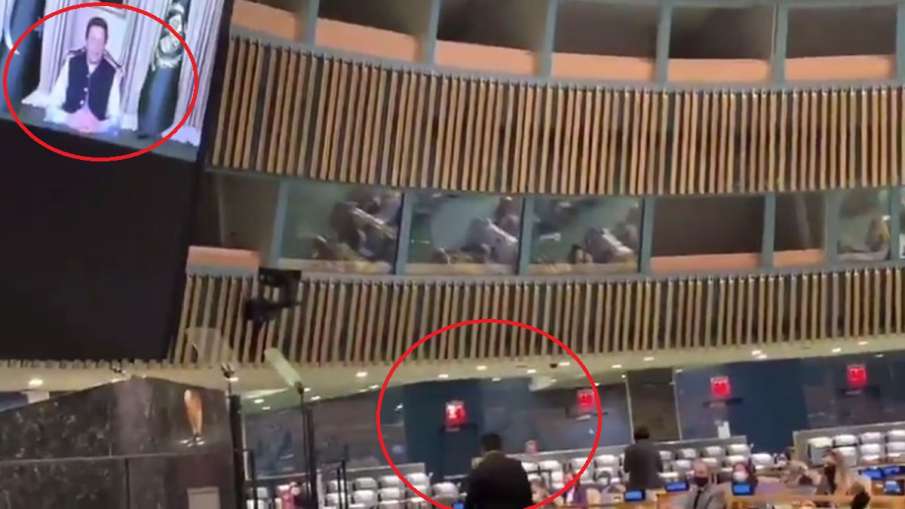 Indian delegate walked out at UNGA before Imran Khan speech over RSS Narendra Modi Babri Masjid Indian delegate walked out at UNGA before Imran Khan speech over RSS Narendra Modi Babri Masjid- India TV Hindi