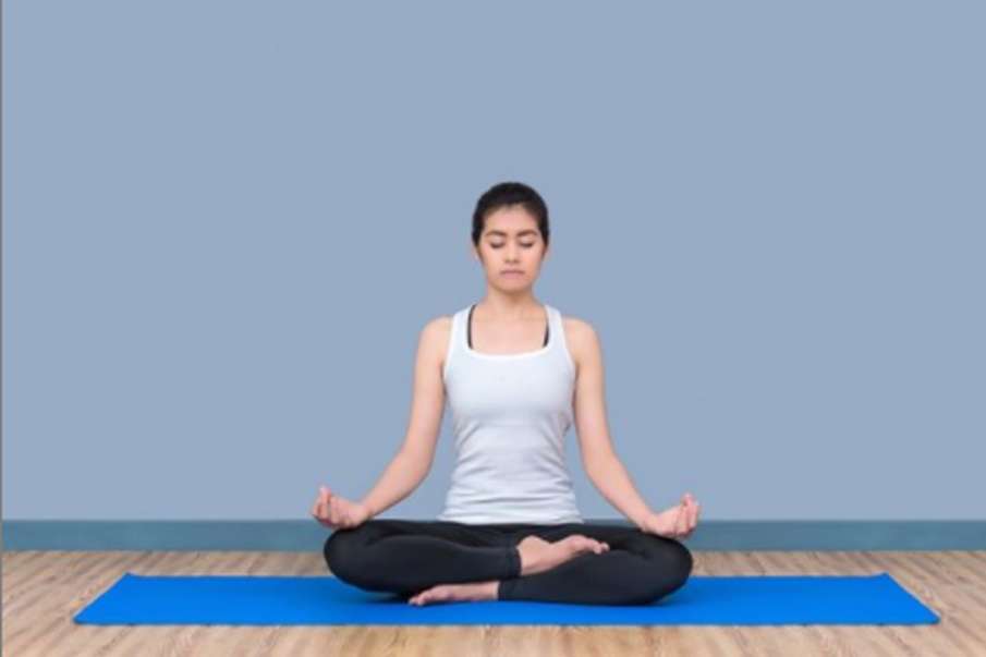 अनचाहे बालों की ग्रोथ रोककर खूबसूरती बढ़ाएंगे ये योगासन, स्वामी रामदेव से जानिए करने का तरीका अनचाहे बालों की ग्रोथ रोककर खूबसूरती बढ़ाएंगे ये योगासन, स्वामी रामदेव से जानिए करने का तरीका- India TV Hindi