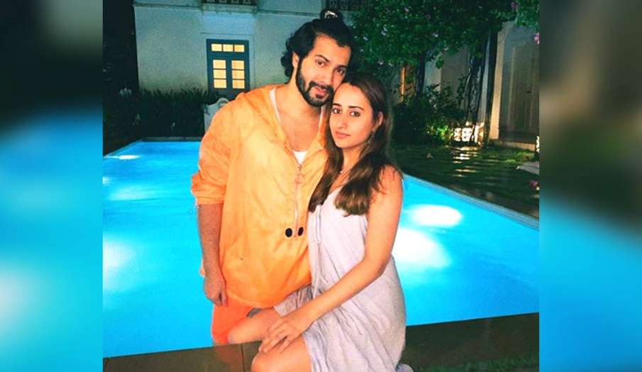 varun dhawan shares pic with girlfriend natasha dalal varun dhawan shares pic with girlfriend natasha dalal- India TV Hindi