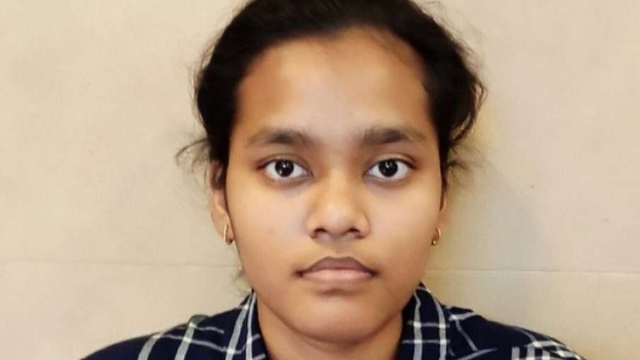 Neet Topper Akansha Singh revealed strategy behind score hundred percent marks । NEET Topper आकांक्ष Neet Topper Akansha Singh revealed strategy behind score hundred percent marks । NEET Topper आकांक्ष- India TV Hindi