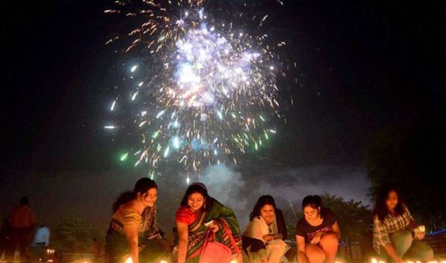 No firecracker ban in MP but avoid Chinese made: Shivraj Singh Chouhan No firecracker ban in MP but avoid Chinese made: Shivraj Singh Chouhan- India TV Hindi
