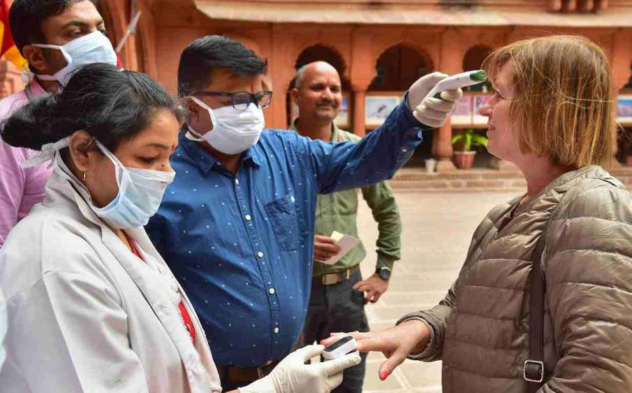UP's COVID-19 case tally climbs to over 4.74 lakh; death toll rises to 6,940 UP's COVID-19 case tally climbs to over 4.74 lakh; death toll rises to 6,940- India TV Hindi