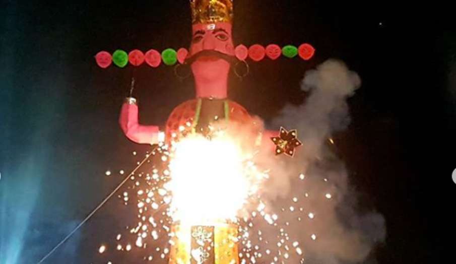 Dussehra 2020: दशहरा की तिथि को लेकर है असमंजस, जानें 25 या 26 किस दिन होगी विजयदशमी Dussehra 2020: दशहरा की तिथि को लेकर है असमंजस, जानें 25 या 26 किस दिन होगी विजयदशमी- India TV Hindi