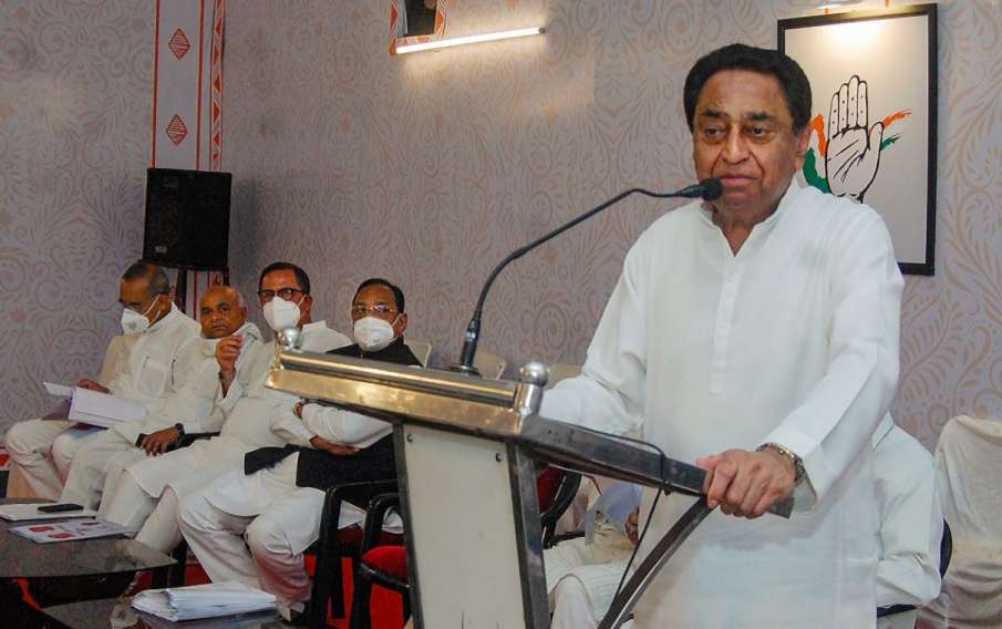 Kamalnath call bjp leader imrati devi item while election campaign । Video: कमलनाथ ने भाजपा की दलित Kamalnath call bjp leader imrati devi item while election campaign । Video: कमलनाथ ने भाजपा की दलित - India TV Hindi