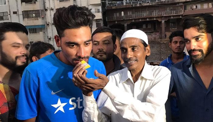 Mohammad Siraj with His Father Mohammad Siraj with His Father- India TV Hindi