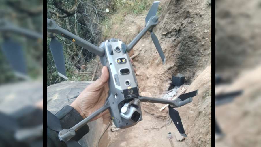 Pakistan Army quadcopter drone shot down by Indian Army... Pakistan Army quadcopter drone shot down by Indian Army...- India TV Hindi