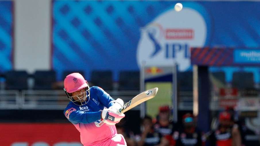 IPL 2020 : ओपनिंग करते हुए... IPL 2020 : ओपनिंग करते हुए...- India TV Hindi