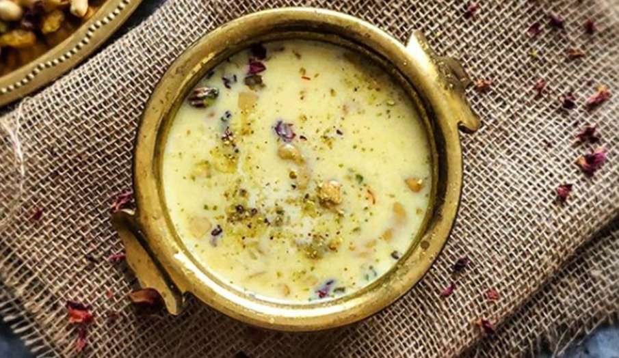 Sharad Purnima 2020: शरद पूर्णिमा के दिन बनाएं ये स्पेशल खीर, जानिए बनाने की सिंपल तरीका Sharad Purnima 2020: शरद पूर्णिमा के दिन बनाएं ये स्पेशल खीर, जानिए बनाने की सिंपल तरीका- India TV Hindi