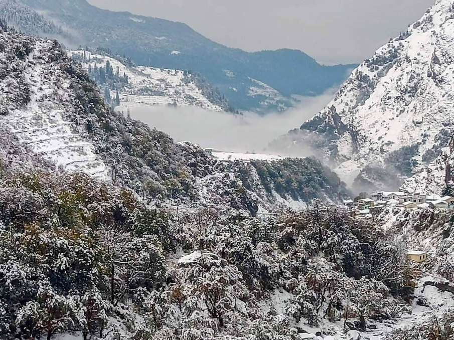 हिमाचल प्रदेश में ऊंचाई वाले स्थानों पर शुक्रवार से बर्फबारी की संभावना- India TV Hindi