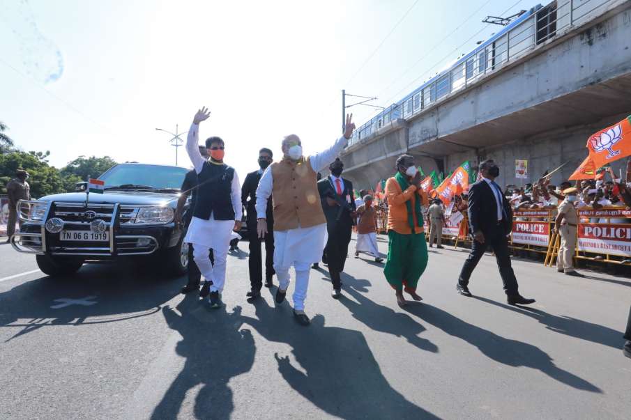 कोरोना वायरस के खिलाफ लड़ाई में प्रधानमंत्री के साथ खड़ा है देश: अमित शाह कोरोना वायरस के खिलाफ लड़ाई में प्रधानमंत्री के साथ खड़ा है देश: अमित शाह- India TV Hindi