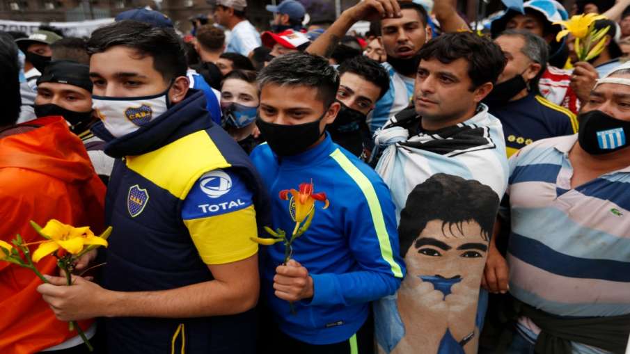 Thousands of fans paid tribute to Maradona, including the President of Argentina Thousands of fans paid tribute to Maradona, including the President of Argentina- India TV Hindi