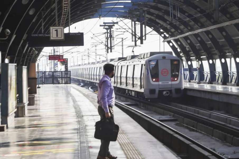 Delhi Metro services resume on all lines; to be normal on Saturday Delhi Metro services resume on all lines; to be normal on Saturday- India TV Hindi