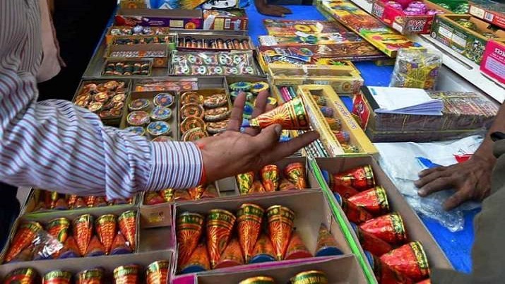 Keeping importing firecrackers in Haryana declared illegal Keeping importing firecrackers in Haryana declared illegal- India TV Hindi