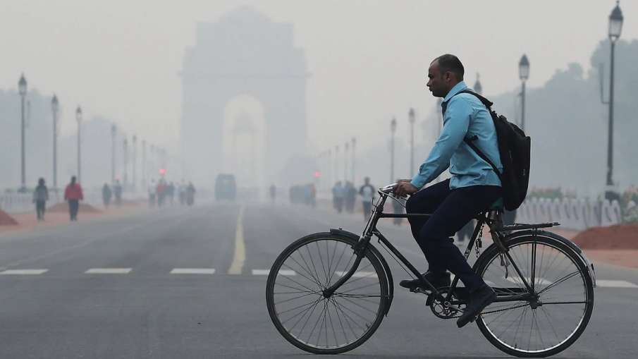 दिल्ली-NCR में छाई दमघोंटू धुंध, कई जगह 500 के पार पहुंचा एयर क्वालिटी इंडेक्स दिल्ली-NCR में छाई दमघोंटू धुंध, कई जगह 500 के पार पहुंचा एयर क्वालिटी इंडेक्स- India TV Hindi