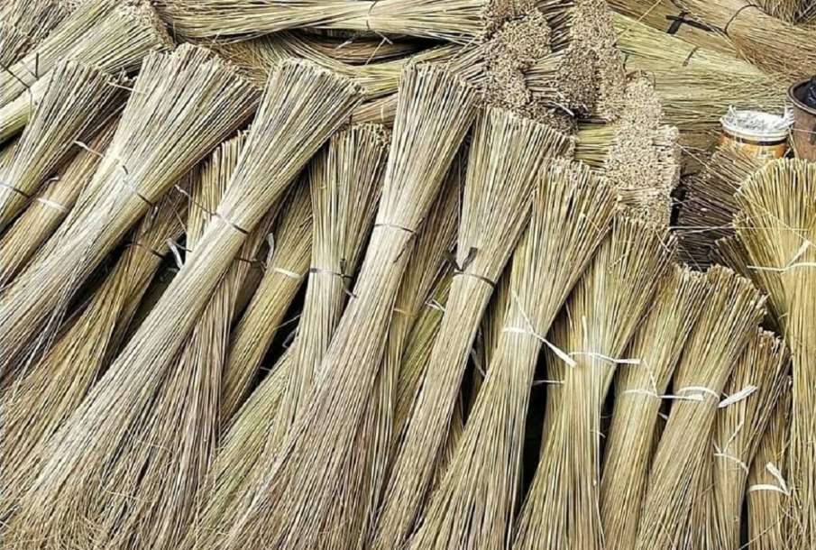 Vastu Tips For broom best direction and know how to keep it at home