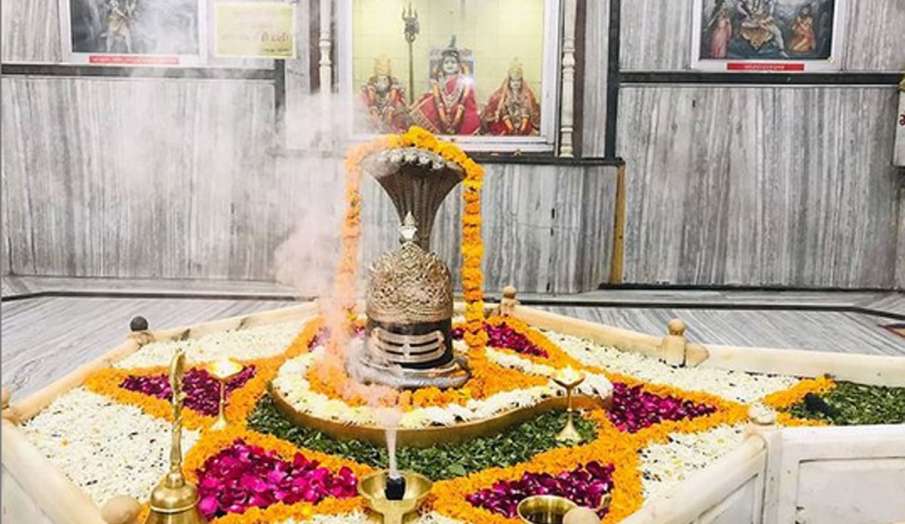 Baikunth Chaturdashi 2020: 28 नवंबर को बैकुंठ चतुर्दशी, भगवान शिव और विष्णु को प्रसन्न करने के लिए ऐ Baikunth Chaturdashi 2020: 28 नवंबर को बैकुंठ चतुर्दशी, भगवान शिव और विष्णु को प्रसन्न करने के लिए ऐ- India TV Hindi