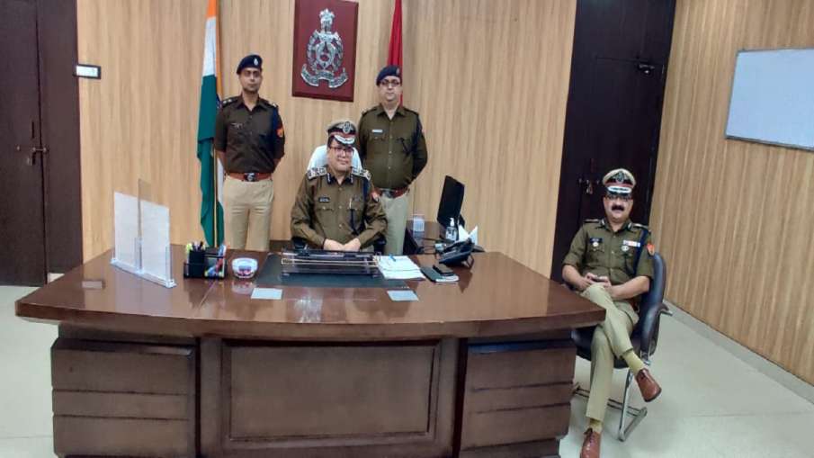 लखनऊ के पुलिस... लखनऊ के पुलिस...- India TV Hindi