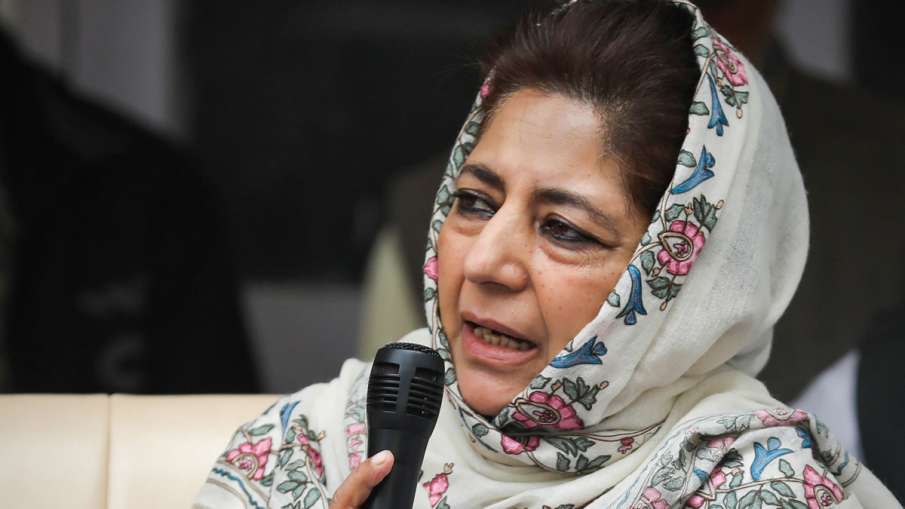 Will hold Tricolour and J-K flag together, says Mehbooba Mufti Will hold Tricolour and J-K flag together, says Mehbooba Mufti- India TV Hindi