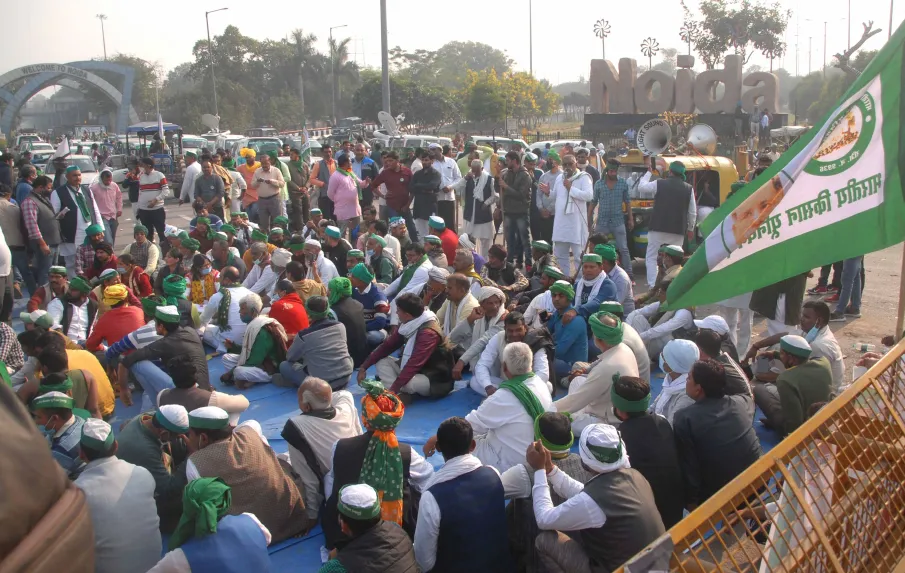 किसानों के लिए गुजरात के 23 समूहों ने मिलाया हाथ, संगठन बनाकर किया 'भारत बंद' का समर्थन किसानों के लिए गुजरात के 23 समूहों ने मिलाया हाथ, संगठन बनाकर किया 'भारत बंद' का समर्थन- India TV Hindi