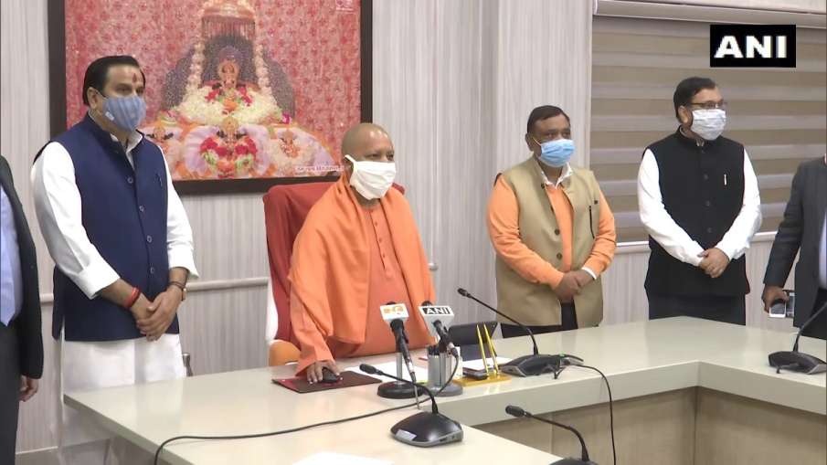 Chief Minister Yogi Adityanath virtually launches the ‘Mera COVID Kendra’ mobile app to avail the da Chief Minister Yogi Adityanath virtually launches the ‘Mera COVID Kendra’ mobile app to avail the da- India TV Hindi