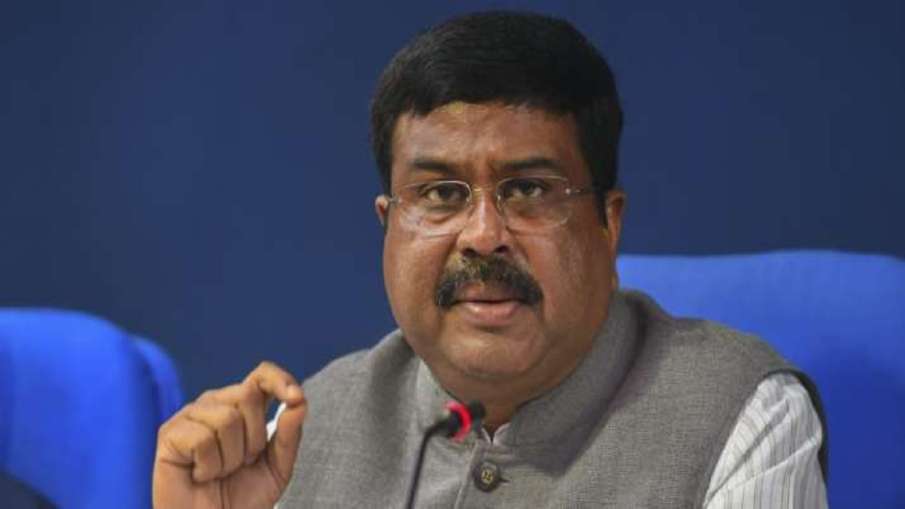 Dharmendra Pradhan, LPG Gas Price, lpg gas cylinder price, oil companies Dharmendra Pradhan, LPG Gas Price, lpg gas cylinder price, oil companies- India TV Hindi