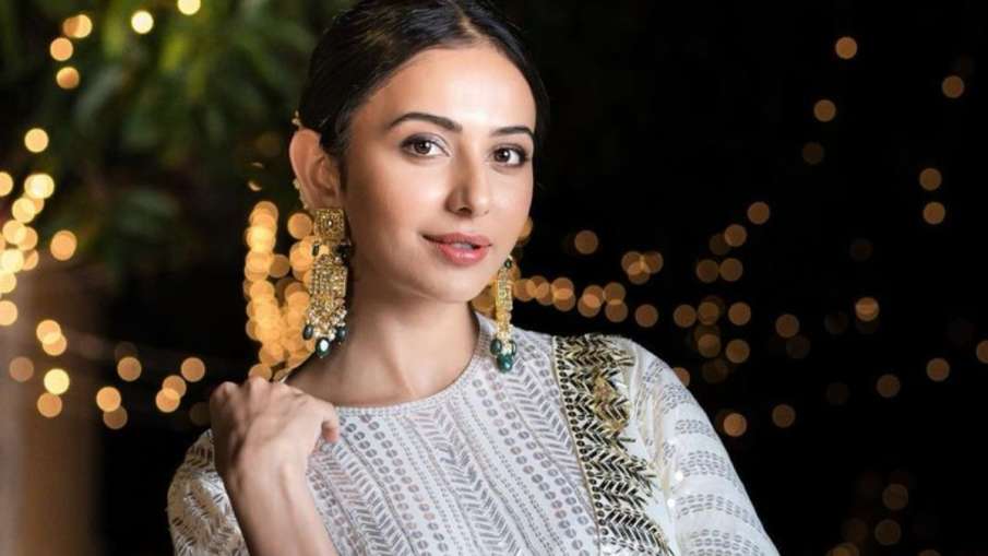 रकुल प्रीत ने शुरू की 'मेडे' की शूटिंग रकुल प्रीत ने शुरू की 'मेडे' की शूटिंग- India TV Hindi