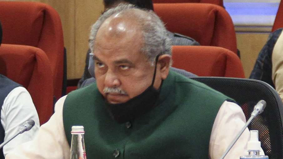 "MSP जारी थी, जारी है और जारी रहेगी", किसानों के साथ बैठक के बाद बोले कृषि मंत्री "MSP जारी थी, जारी है और जारी रहेगी", किसानों के साथ बैठक के बाद बोले कृषि मंत्री- India TV Hindi