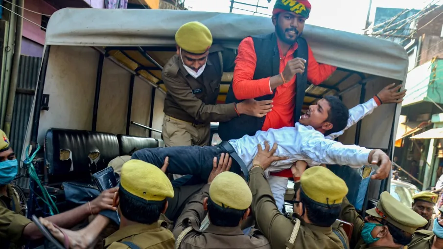 त्रिपुरा में नहीं होगा "भारत बंद", जबर्दस्ती करने वालों पर होगी कार्रवाई त्रिपुरा में नहीं होगा "भारत बंद", जबर्दस्ती करने वालों पर होगी कार्रवाई- India TV Hindi