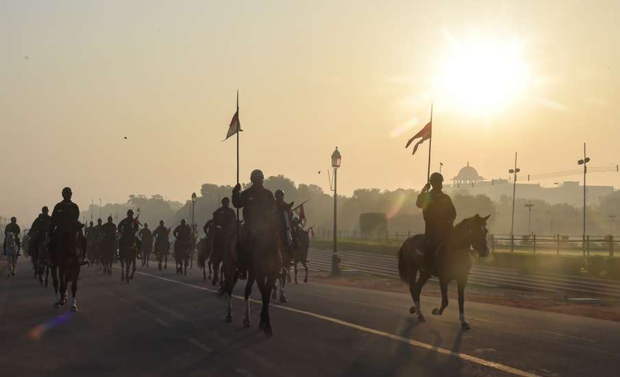 R-Day parade likely to be shorter, to have smaller marching contingents and fewer spectators R-Day parade likely to be shorter, to have smaller marching contingents and fewer spectators- India TV Hindi