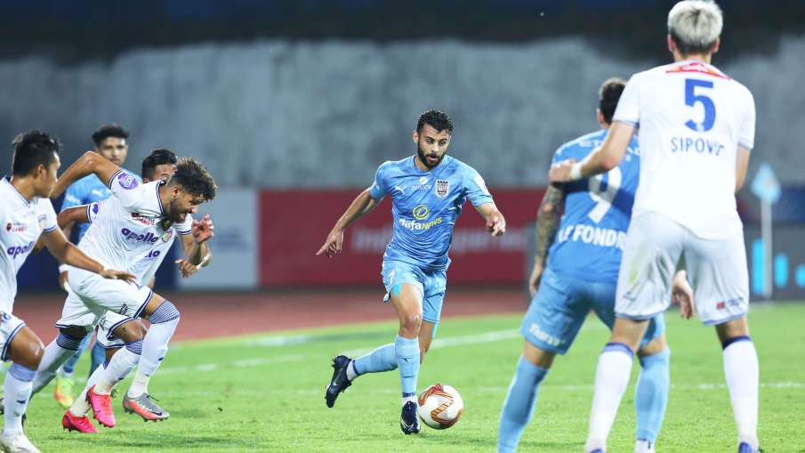 Mumbai City FC consolidate their position at the top by beating Chennaiyin Mumbai City FC consolidate their position at the top by beating Chennaiyin- India TV Hindi