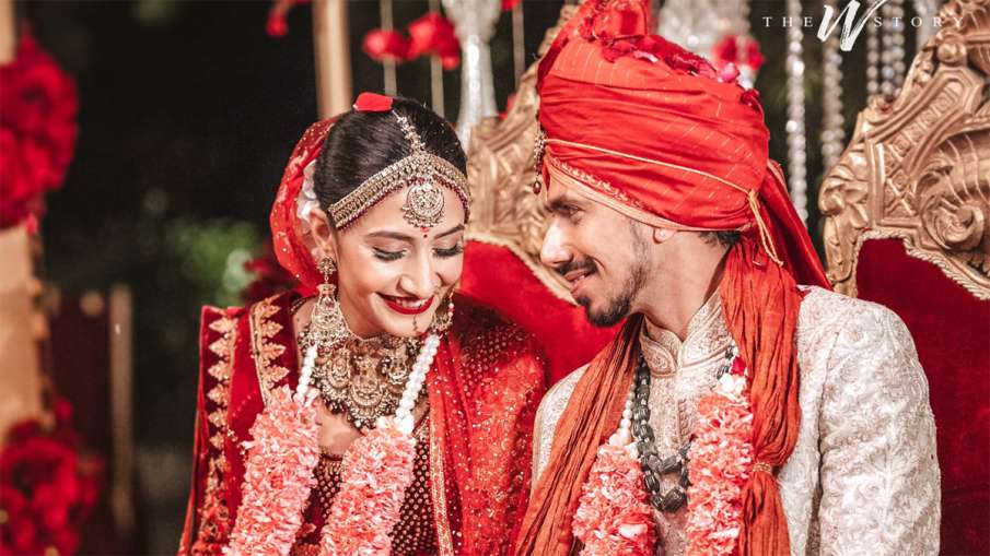 Yuzvendra Chahal and Dhanshree Verma tied in marriage, pictures on Twitter went viral Yuzvendra Chahal and Dhanshree Verma tied in marriage, pictures on Twitter went viral - India TV Hindi