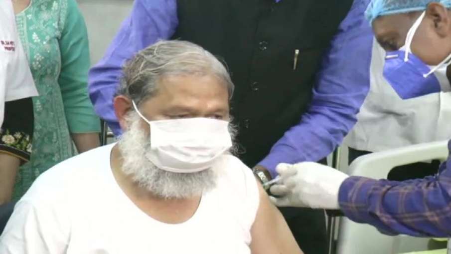 anil vij shifted to rohatak coronavirus covaxin dose । बैचेनी की शिकायत के बाद कोरोना संक्रमित अनिल anil vij shifted to rohatak coronavirus covaxin dose । बैचेनी की शिकायत के बाद कोरोना संक्रमित अनिल - India TV Hindi