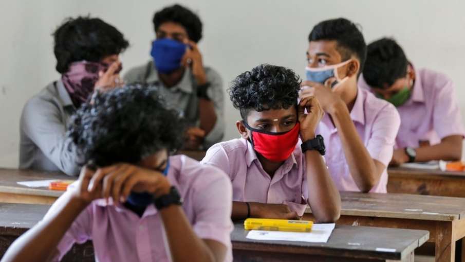 11 citizens found coronavirus harmful on first day of... 11 citizens found coronavirus harmful on first day of...- India TV Hindi