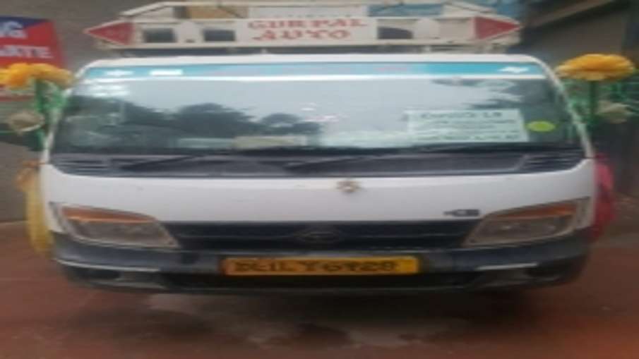 drug supplier pasted covid supply sticker on tempo to cheat police पुलिस को चकमा देने के लिए ड्रग सप drug supplier pasted covid supply sticker on tempo to cheat police पुलिस को चकमा देने के लिए ड्रग सप- India TV Hindi
