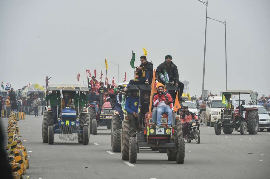 Farmers Protest: किसानों ने ट्रैक्टर रैली निकालकर दिखाई 'ताकत', कहा- '26 जनवरी की तैयारी है' Farmers Protest: किसानों ने ट्रैक्टर रैली निकालकर दिखाई 'ताकत', कहा- '26 जनवरी की तैयारी है'- India TV Hindi