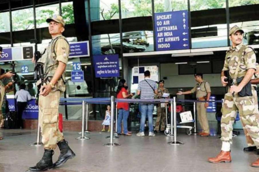 Alert issued in airports, govt buildings after blast near Israel Embassy in Delhi Alert issued in airports, govt buildings after blast near Israel Embassy in Delhi- India TV Hindi