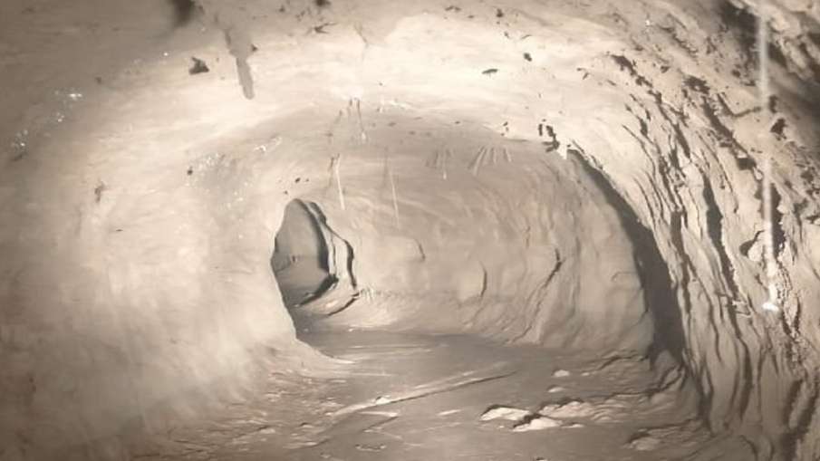 BSF detects other tunnel in series of anti tunneling drive in pansar jammu kashmir BSF detects other tunnel in series of anti tunneling drive in pansar jammu kashmir - India TV Hindi