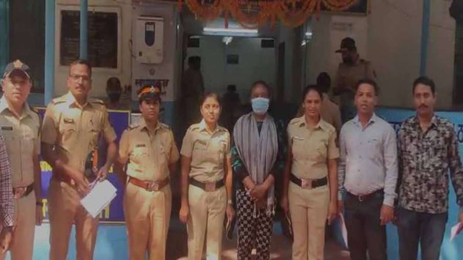 दिल्ली से विदेशी महिला गिरफ्तार, हाई प्रोफाइल लोगों को बनाती थी निशाना दिल्ली से विदेशी महिला गिरफ्तार, हाई प्रोफाइल लोगों को बनाती थी निशाना- India TV Hindi