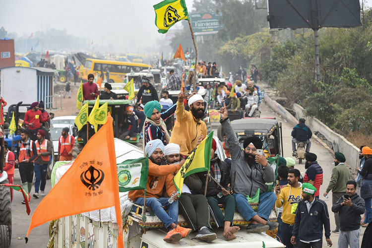 SC expresses concern over large gathering of farmers... SC expresses concern over large gathering of farmers...- India TV Hindi