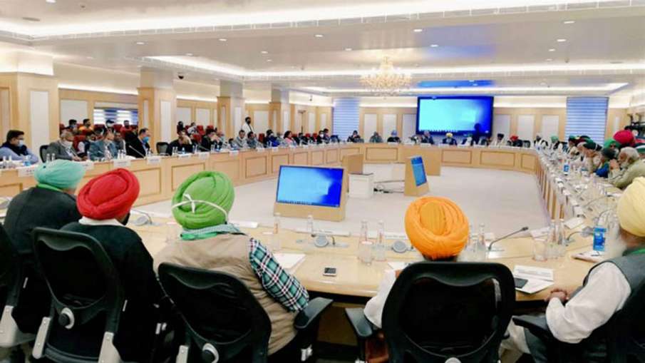 सरकार और किसान यूनियनों के बीच बुधवार को होगी 10वें दौर की बैठक सरकार और किसान यूनियनों के बीच बुधवार को होगी 10वें दौर की बैठक- India TV Hindi