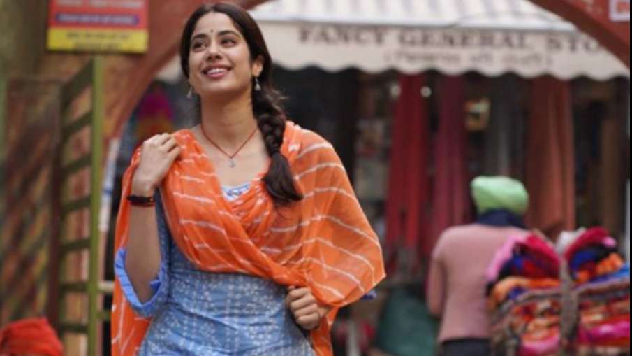 किसानों ने जाह्नवी कपूर की फिल्म की रोकी शूटिंग, मांग रहे थे आंदोलन में समर्थन किसानों ने जाह्नवी कपूर की फिल्म की रोकी शूटिंग, मांग रहे थे आंदोलन में समर्थन- India TV Hindi