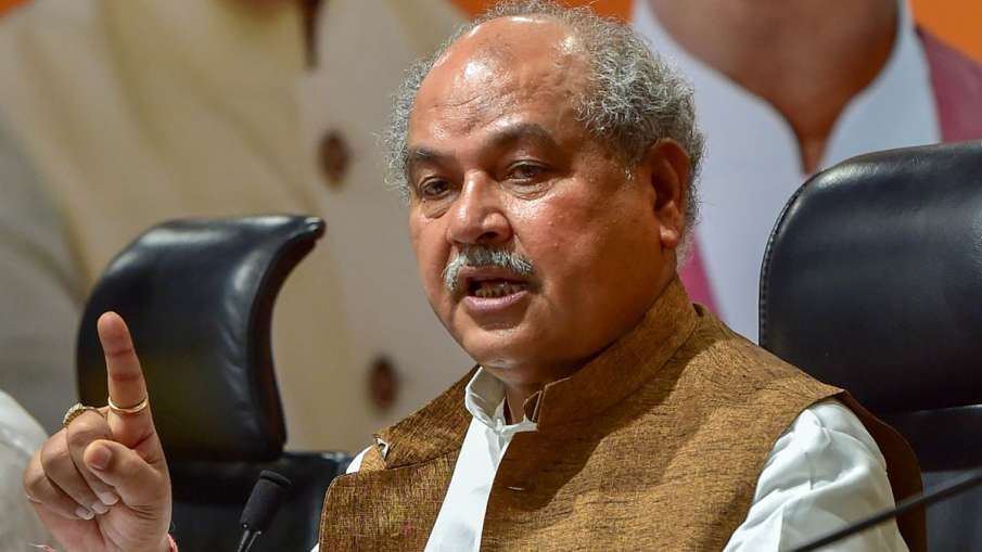 किसानों के साथ बातचीत के बाद कृषि मंत्री का पहला बयान, कहा- "चर्चा का माहौल अच्छा था लेकिन..." किसानों के साथ बातचीत के बाद कृषि मंत्री का पहला बयान, कहा- "चर्चा का माहौल अच्छा था लेकिन..."- India TV Hindi