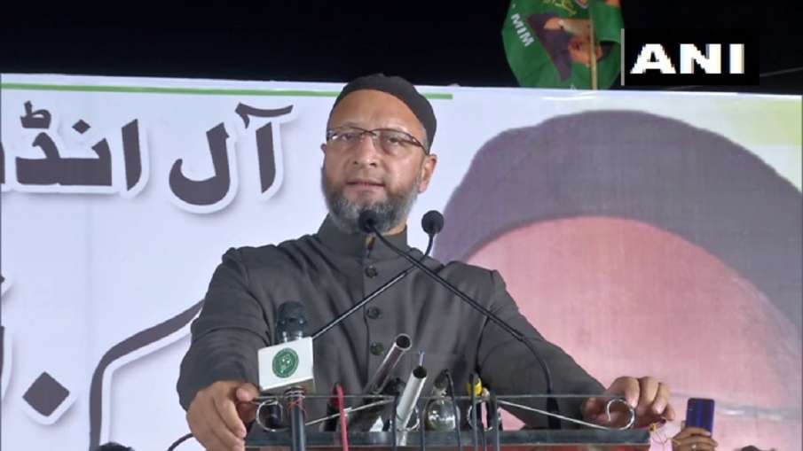 Asaduddin Owaisi calls congress band baja party west bengal elections ओवैसी ने कांग्रेस को बताया-'बै Asaduddin Owaisi calls congress band baja party west bengal elections ओवैसी ने कांग्रेस को बताया-'बै- India TV Hindi
