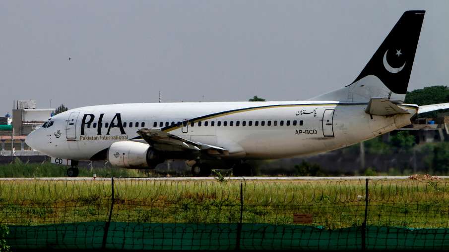 Malaysia seizes Pakistan International Airlines Boeing 777 at Kuala Lumpur over lease dispute Malaysia seizes Pakistan International Airlines Boeing 777 at Kuala Lumpur over lease dispute- India TV Hindi