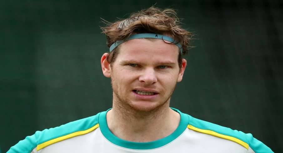 Steve smith pitch scruffing, steve smith sydney pitch video, justin langer, justin langer steve smit Steve smith pitch scruffing, steve smith sydney pitch video, justin langer, justin langer steve smit- India TV Hindi