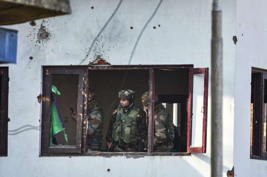 Families seek bodies of three ‘militants’ killed in Srinagar encounter Families seek bodies of three ‘militants’ killed in Srinagar encounter- India TV Hindi